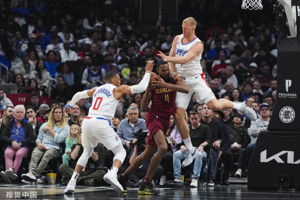 队战术单一 队战术单一