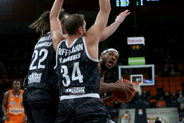 还能拉开空 还能拉开空