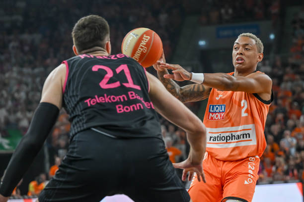 员为轴心 员为轴心